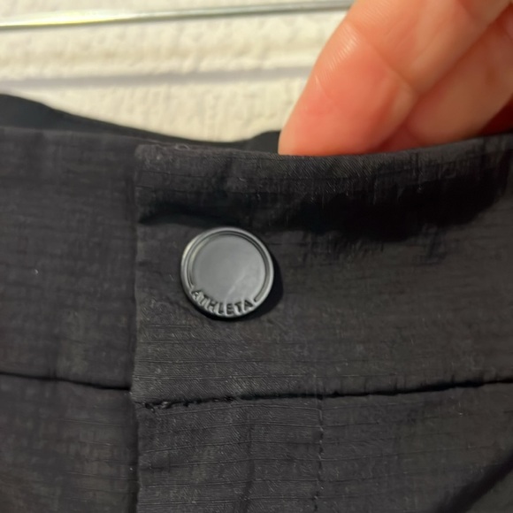 Athleta Trekkie North Mid Rise Black Bermuda shorts size 4 - Picture 6 of 14